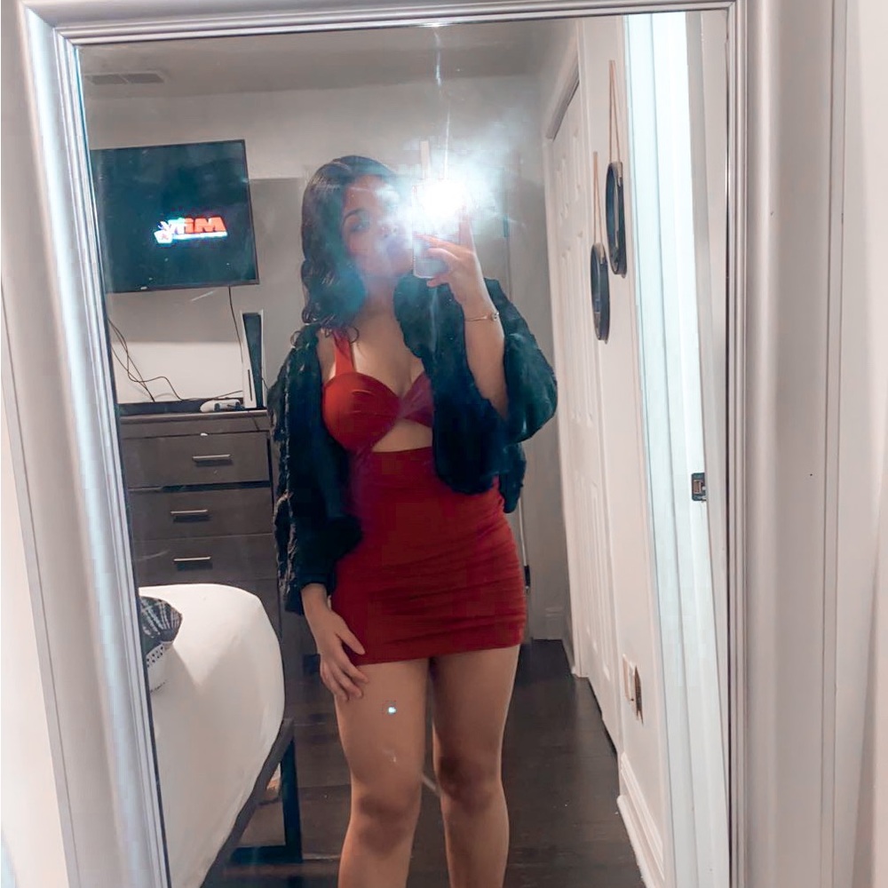 Red short dress
